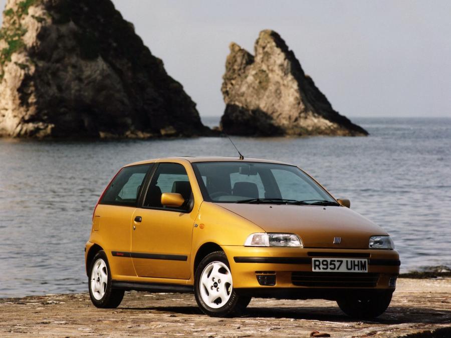  Fiat Punto Sporting 1995 года  (UK) (фото 3 из 3)